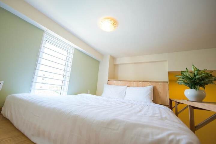 Room 5 of 32