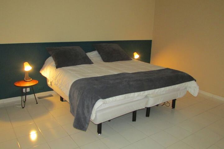 Room 4 of 13