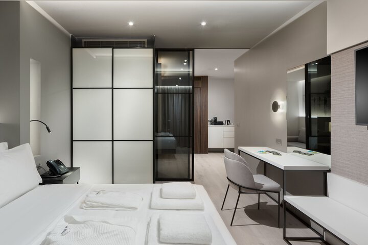 Room 11 of 52