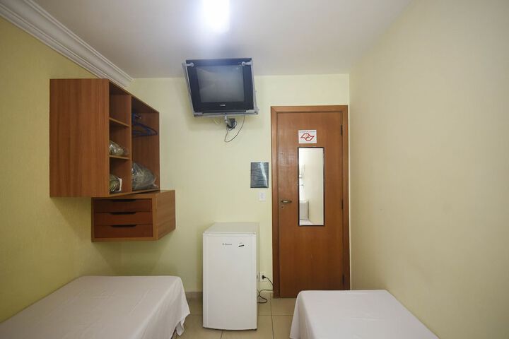 Room 7 of 38