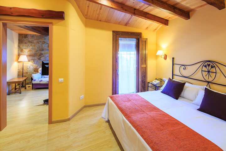 Room 4 of 40