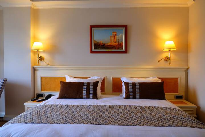 Room 5 of 36