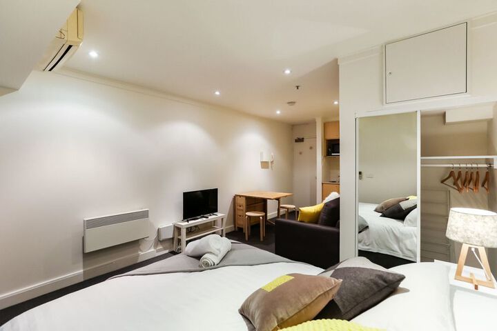 Room 3 of 16