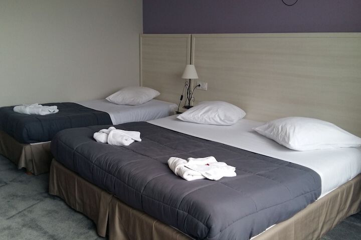 Room 10 of 60