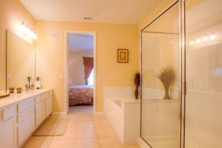 Room 4 of 34