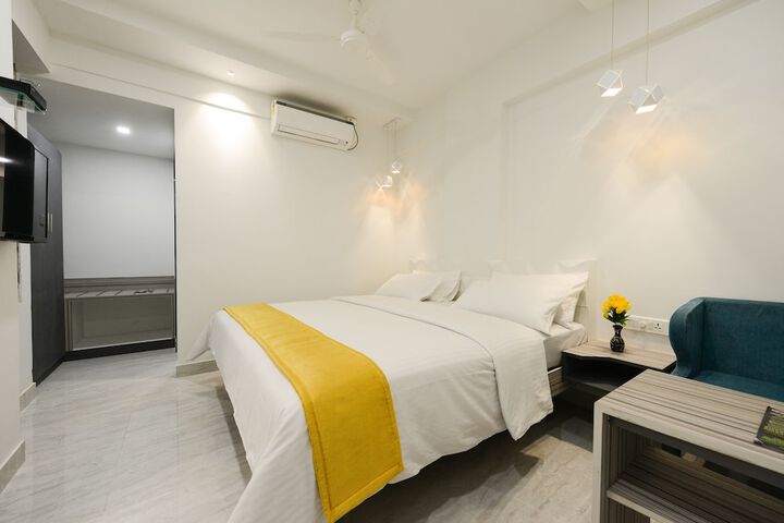 Room 9 of 20