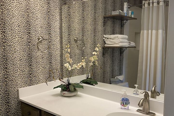 Room 25 of 32