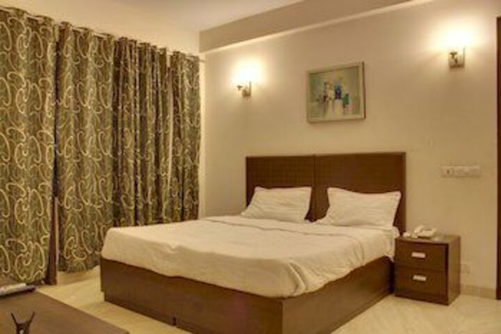 Room 5 of 19