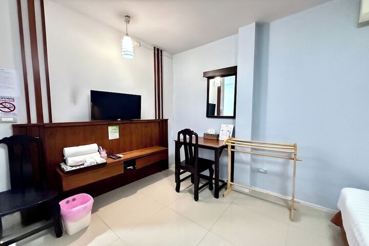 Room 33 of 62