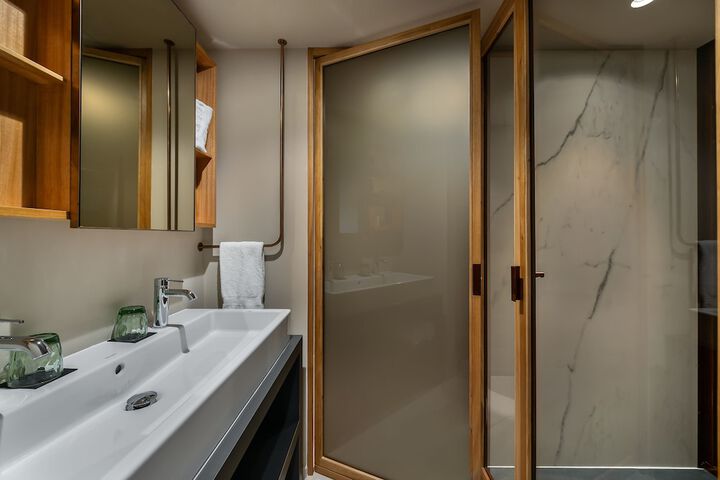Room 64 of 104