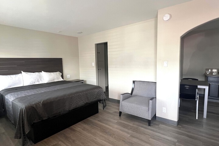 Room 28 of 42