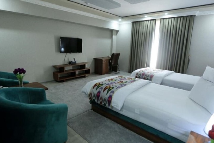 Room 5 of 62