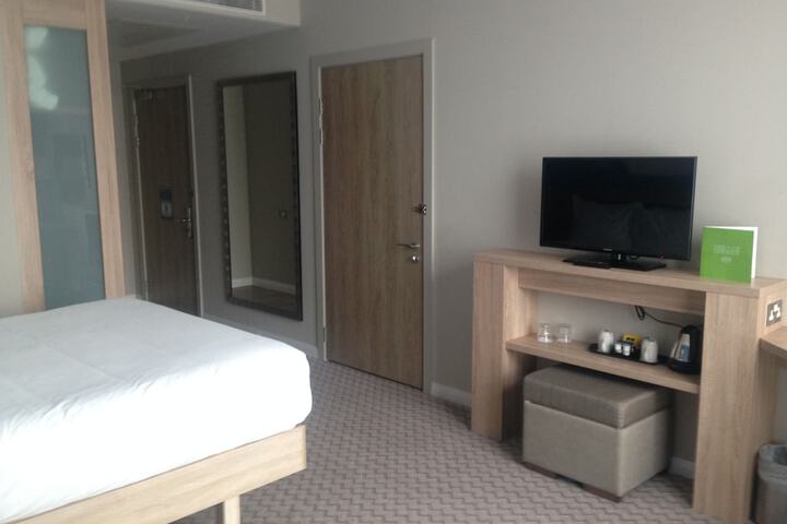 Room 8 of 41