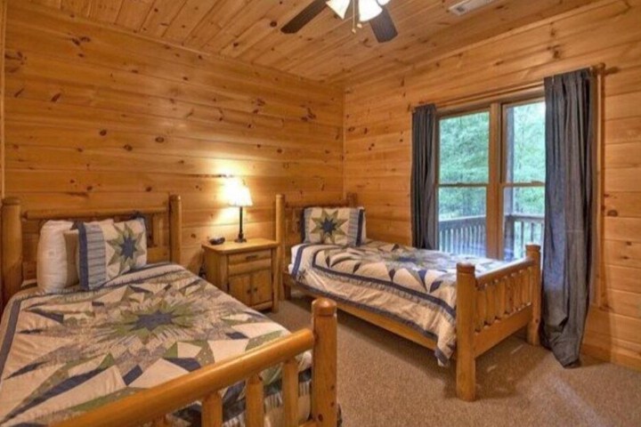 Room 2 of 5