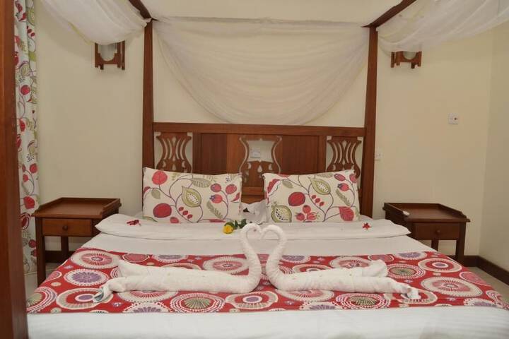 Room 2 of 20