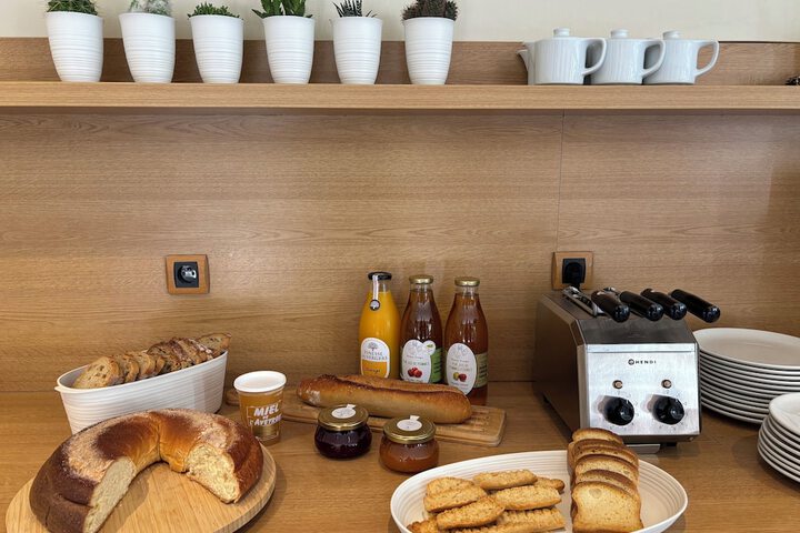 Breakfast/Coffee Service 67 of 81