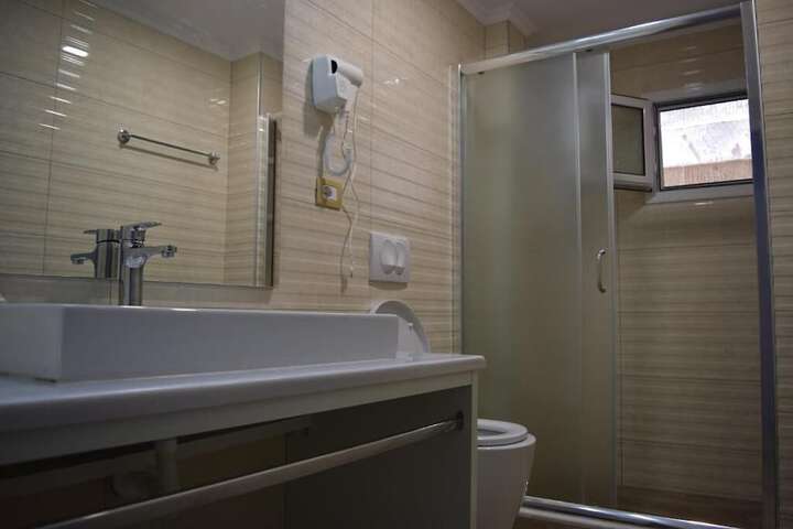 Room 42 of 67