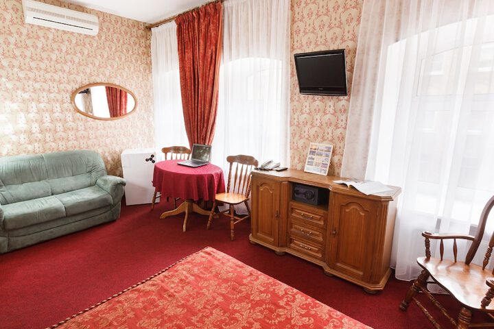 Room 13 of 114