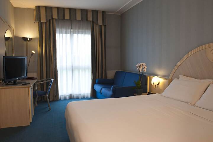 Room 5 of 36