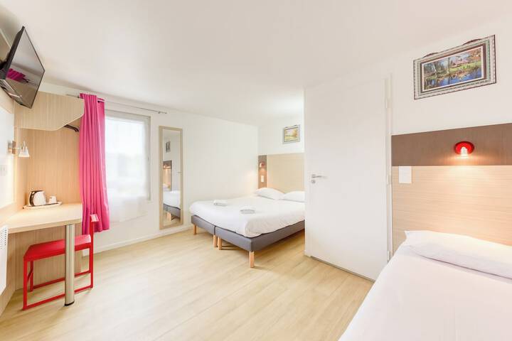 Room 9 of 33