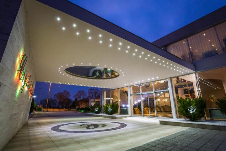 Photo of Hotel Crystal Light