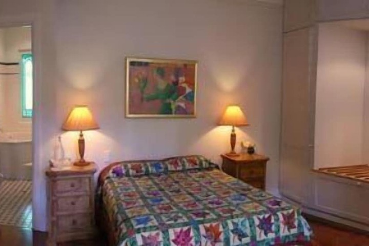 Room 9 of 28