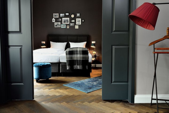 Room 16 of 49