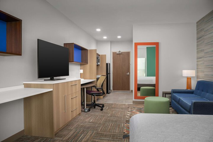 Room 10 of 30
