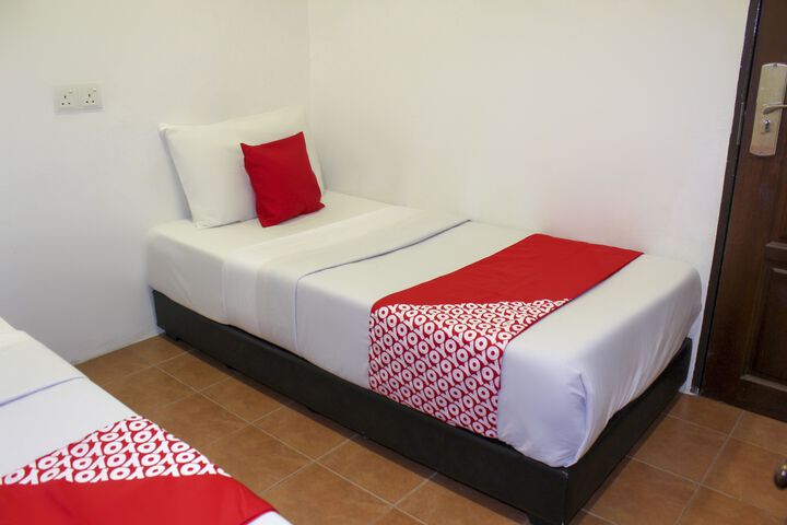Room 34 of 63