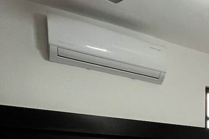 Room 2 of 11