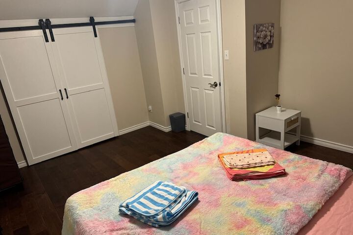 Room 6 of 66