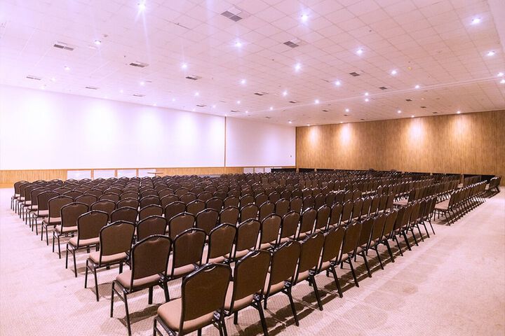 Ballroom/Hall 149 of 168