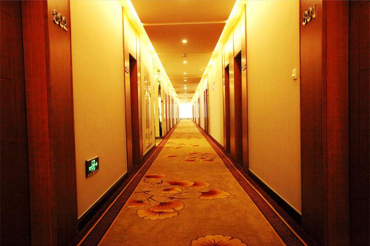 Xinhe Holiday Hotel