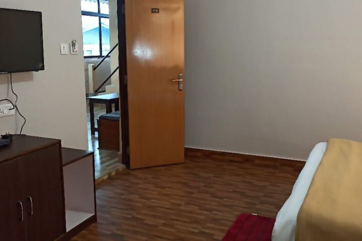 Room 12 of 17