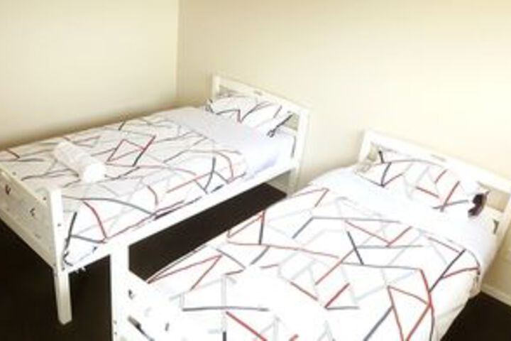 Room 13 of 28