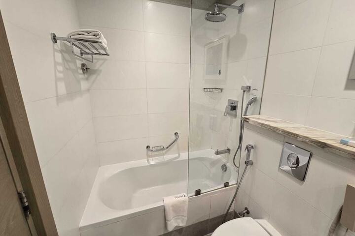Room 11 of 26