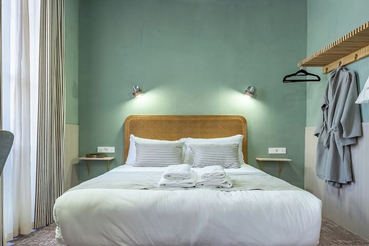 Room 213 of 344