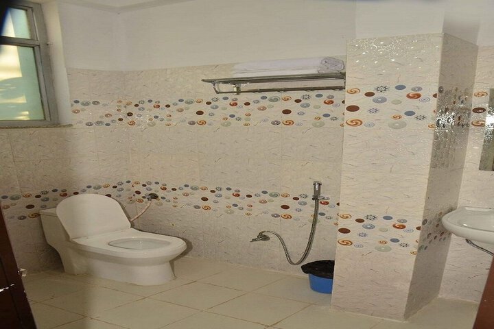 Room 12 of 24
