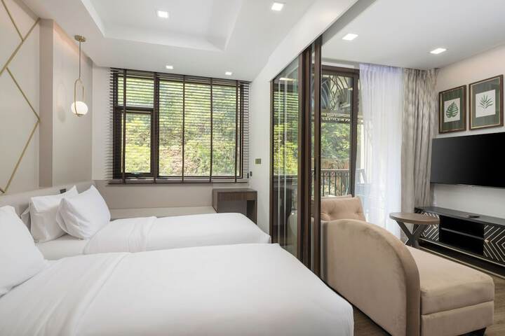 Room 25 of 151