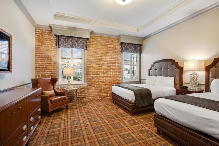 Room 9 of 21