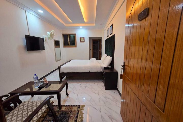 Room 43 of 87