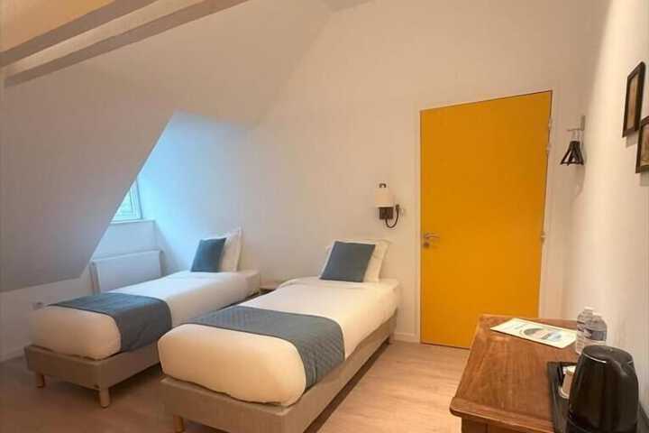 Room 14 of 24