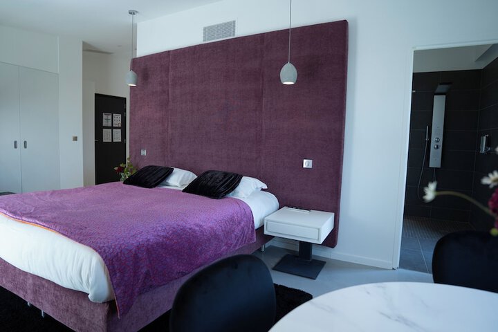 Room 6 of 35