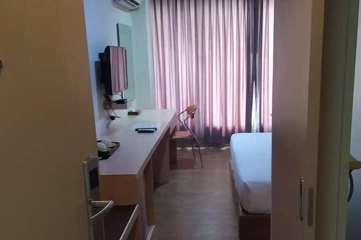 Room 19 of 42