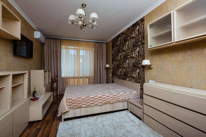 Room 17 of 27