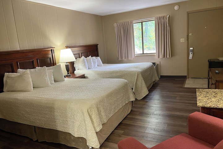 Room 7 of 33