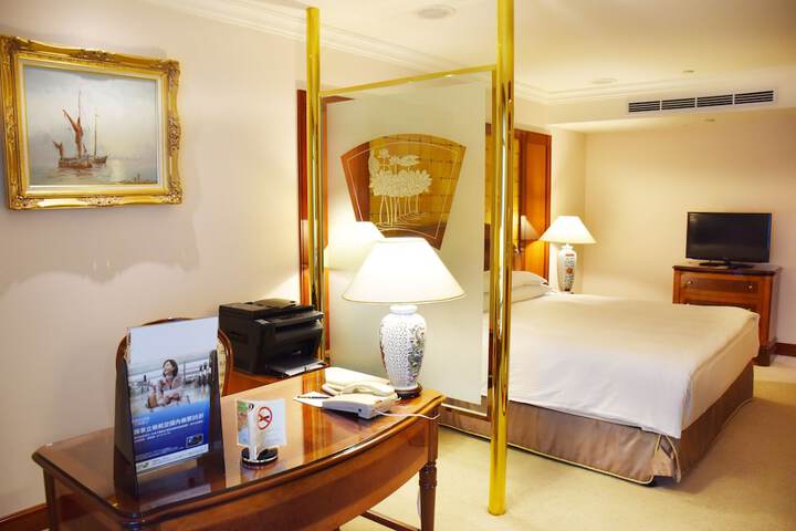 Room 21 of 39