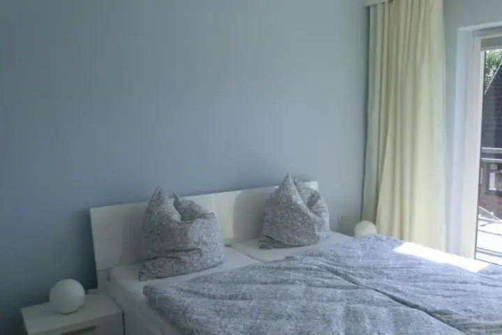 Room 3 of 10