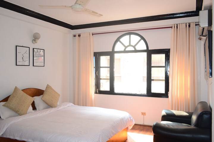 Room 8 of 37
