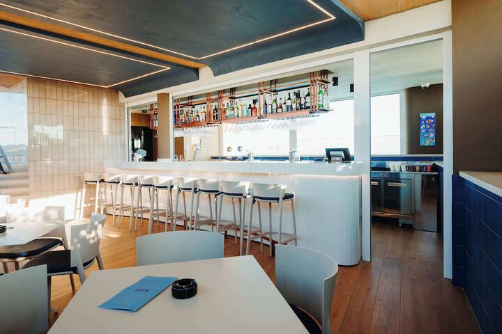 Lounge 108 of 119